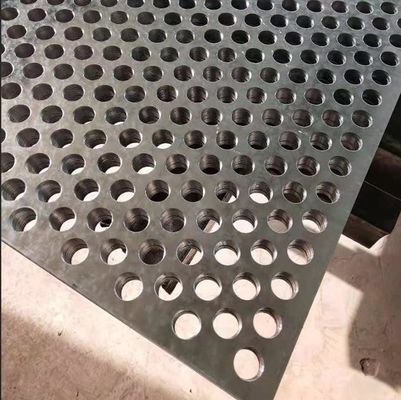 SS304 ASTM AISI SS স্টিল প্লেট স্টেইনলেস পাঞ্চিং শীট 1500mm বৃত্তাকার গর্ত